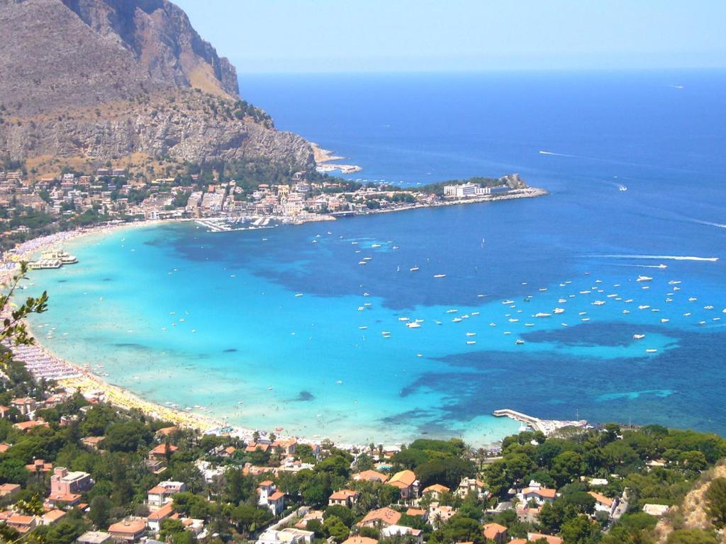 Trentuno Mondello Apartments Eksteriør billede